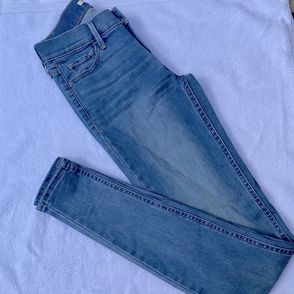 Levi’s 710 Mid Rise Super Skinny Sculpt - Picture 4 of 5